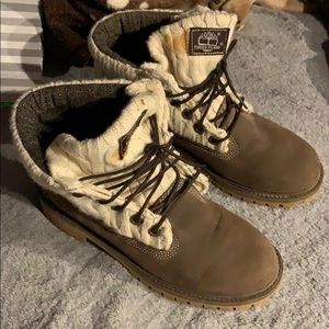 Timberland Boots Brown with sweater top